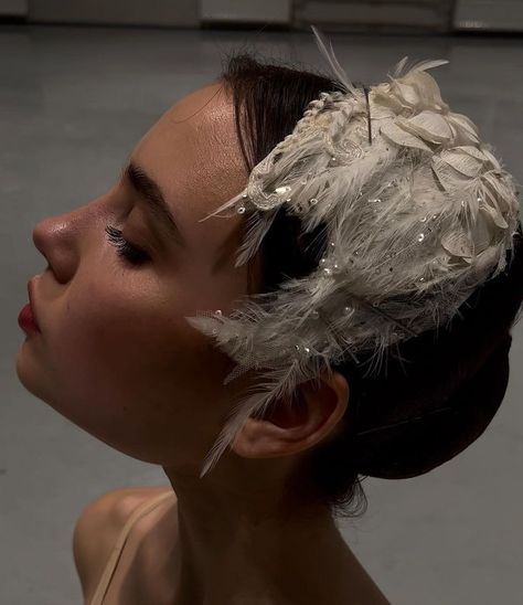 Ballerina Hairstyles, Anastasia Thompson, Greta Falcone, Ballet Hairstyles, Swan Lake Ballet, Ballet Beauty, Swan Princess, Swan Queen, Ballet Art