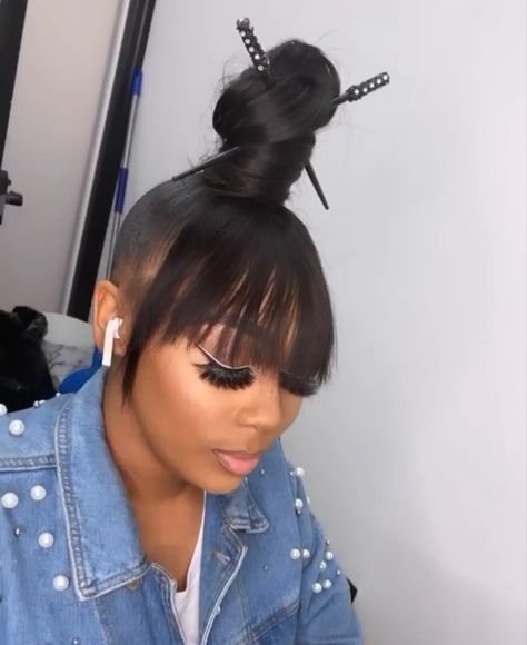 Ninja Bun With Bangs Black Women, Ninja Bun With Chopsticks, Bun With Chopsticks Hairstyles, Ninja Bun With Bangs, Weave Ponytails With Bangs, Adult Hairstyles, Random Hairstyles, Hair Styal, Ninja Bun