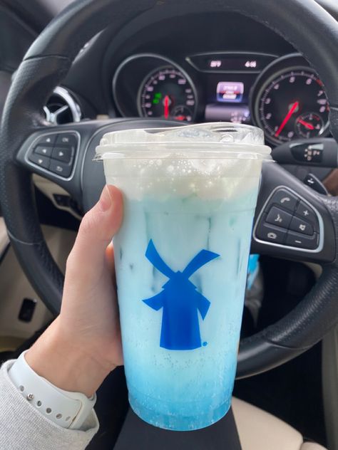 lavender & blue raspberry dutch soda w/ splash of cream Dutch Bros Christmas Drinks, Duch Bro Drinks, Dutchbros Orders, Dutch Bro Drinks, Dutch Drinks, Soda Drinks Recipes, Sonic Drinks, Dutch Bros Drinks, Italian Cream Soda