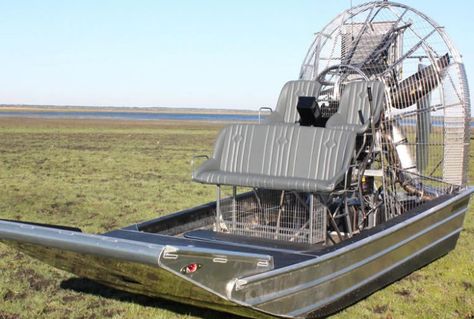 How Much Does an Airboat Cost? - Flat Bottom Boat World Manufactured Home Porch, Flat Bottom Boats, Lakefront Living, Vw Art, Palm Beach Style, Hunting Camp, Jon Boat, Boats Luxury, Outboard Motors