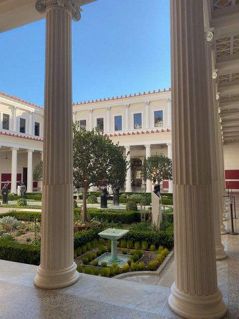 The Getty Museum, Building Aesthetic, Getty Villa, Rich Home, Roman Architecture, Getty Museum, Luxury Lifestyle Dreams, Living History, Beach Vibes