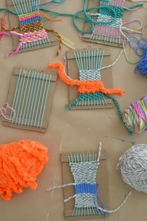 diy weaving craft project for kids - yarn crafts Weaving For Kids, Diy Weaving, Crafty Kids, Craft Projects For Kids, Weaving Projects, Camping Crafts, Childrens Crafts, Fun Crafts For Kids, Art Textile