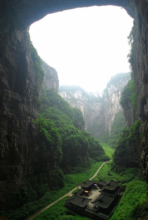 Wulong, Chongqing, China. amazing place, cool building cluster Wulong Karst, Landform, Desain Lanskap, Natural Bridge, Chongqing, World Photography, China Travel, Hangzhou, Pretty Places