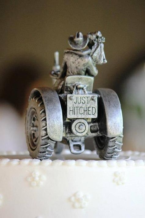 Love this cake topper it's so cute!! Country Wedding Cake Toppers, Bride And Groom Cake Toppers, Country Wedding Cakes, When I Get Married, Future Wedding Plans, Wedding Topper, Grooms Cake, Western Wedding, Wedding Album