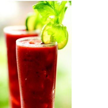 bloody mary. add olives too. Liquid Diet Recipes, Healthy Cocktails, Spring Cocktails, Liquid Diet, Vegetable Juice, Summer Cocktails, Detox Diet, Classic Cocktails, The Doctor