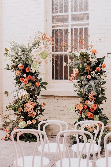 Diy Floral Arch, Ruins Wedding, Ceremony Flowers Aisle, Coral Wedding Decorations, Floral Diy, Rustic Wedding Decorations, Wedding Ceremony Ideas, Wedding Altars, Wedding Ceremony Backdrop