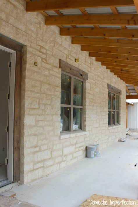 Texas Limestone House Exterior, Austin Stone House Exterior, Texas Limestone Exterior, Exterior Limestone, Limestone House Exterior, Cream Limestone, Texas Limestone, Limestone Cladding, German Smear