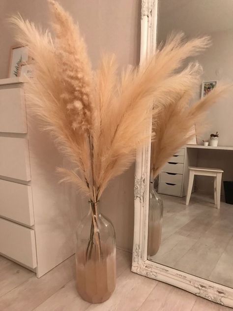 Pampas Deco, Faux Pampas Grass Decor, Pampas Grass Decor, Grass Decor, Decor Home Living Room, Living Room Decor Apartment, Room Inspiration Bedroom, Beauty Room, Pampas Grass