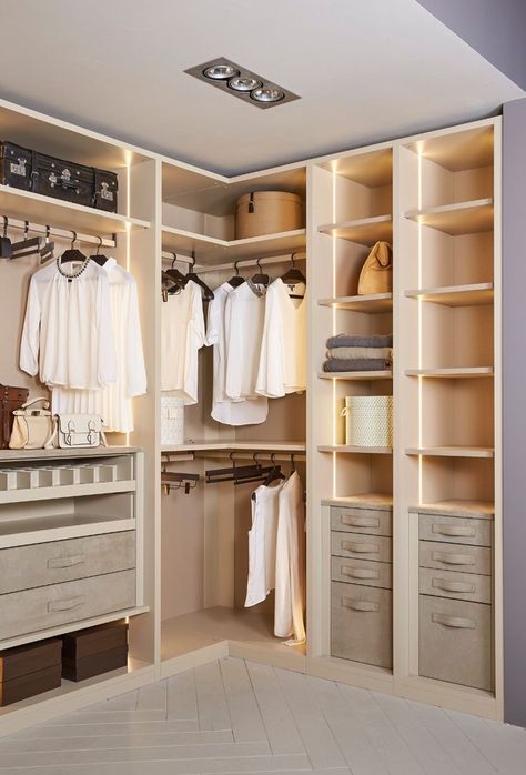 Woredrobe Design, Corner Walk In Closet, Custom Closet Design, Walking Closet, Dream Closet Design, Walk In Closet Design, Closet Design Layout, Luxury Closets Design, Closet Renovation