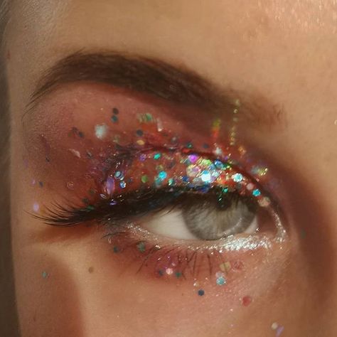 Desert Palette, Glittery Eye Makeup, Glittery Eyes, Bright Makeup, Glitter Eye Makeup, Swag Makeup, Glitter Eye, Ethereal Makeup, Purple Unicorn