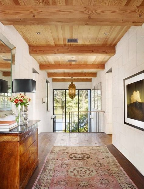 Southwest Living, Modern Southwestern, Interior Design Minimalist, Hallway Design, Rustic Contemporary, Wood Ceilings, Southwest Style, Style At Home, Rustic Interiors