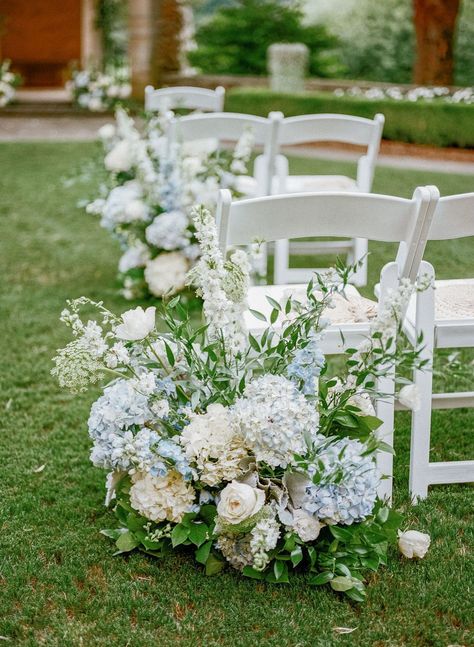 Blue and White Floral Lined Aisle at this Fall Micro Wedding at The Graylyn Estate | Destination Wedding Planning, Design, Production, Florals, & Stationery by Rebecca Rose Events | Photography by Lauren Rosenau Photography | #blueandwhiteflorals #smallwedding #fallwedding #destinationwedding Graylyn Estate, Blue Wedding Theme, Blue Hydrangea Wedding, Baby Blue Weddings, Blue White Weddings, Wedding Isles, Winston Salem North Carolina, Aisle Flowers, Light Blue Wedding