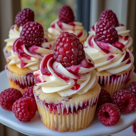 Raspberry Cheesecake Cupcakes, Blueberry Cheesecake Cupcakes, Lemon Blueberry Cheesecake, Raspberry Cupcakes, Cheesecake Cupcakes, Raspberry Cheesecake, Lemon Cheesecake, Think Food, Blueberry Cheesecake