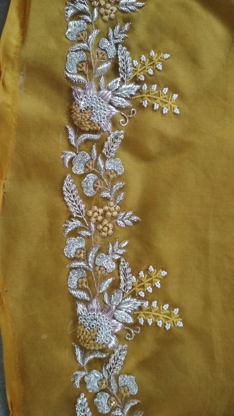 Zari Work Embroidery Design Lehnga, Zari Embroidery Designs, Dabka Work Embroidery, Vestido Charro, Hand Beaded Embroidery, Bead Embroidery Tutorial, Couture Embroidery, Border Embroidery Designs, Handmade Embroidery Designs