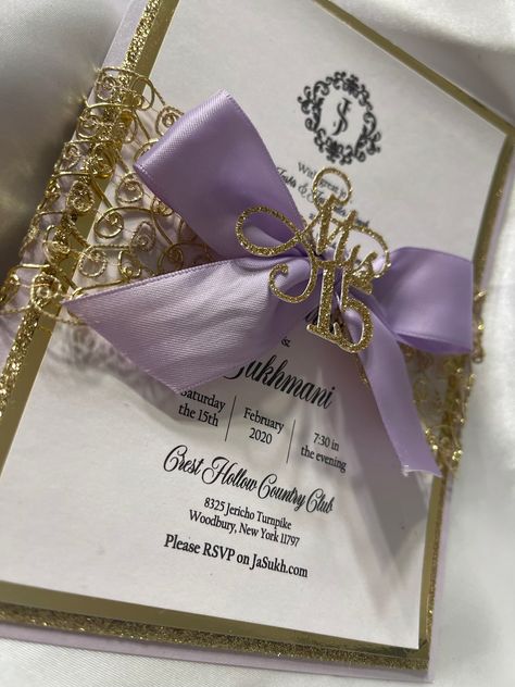 Lavender Quinceanera Decorations, Gold Invitations Quinceanera, Lavender Quinceanera Ideas, Gold Quinceanera Theme, Purple Quinceanera Theme, Invitations Sweet 16, Lavender Quinceanera, Lavender Invitation, Quinceañera Invitations