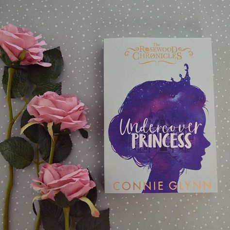 Undercover princess by Connie Glynn, BookBox Romania Undercover Princess, Connie Glynn, Princess Book, Book Recs, Princess Aesthetic, Christmas 2019, Christmas Wishlist, Christmas List, Book Worms