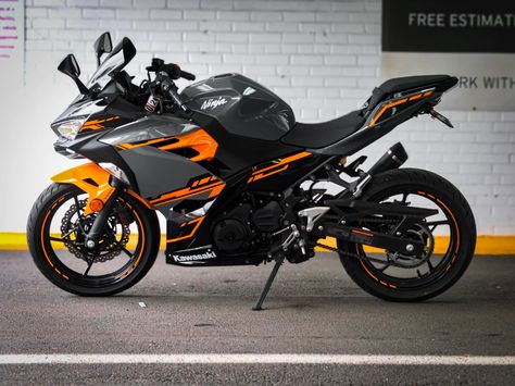 black and orange sports bike parked beside white wall photo – Free Transportation Image on Unsplash Image Moto, Kawasaki Bikes, Bike Aesthetic, Ninja 300, Motorcycle Aesthetic, Sports Bike, Bike Engine, इंस्टाग्राम लोगो, Bike Photography