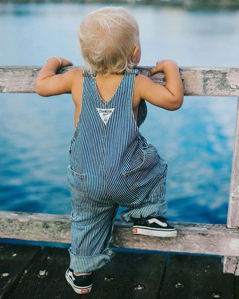 Baby Overalls Photoshoot, Overall Baby Boy Outfit, Hippie Boy Outfits, Toddler Overalls Outfit Boys, Baby Boy In Overalls, Baby Overall Outfit, Babies In Overalls, Baby Overalls Outfit, Baby In Overalls