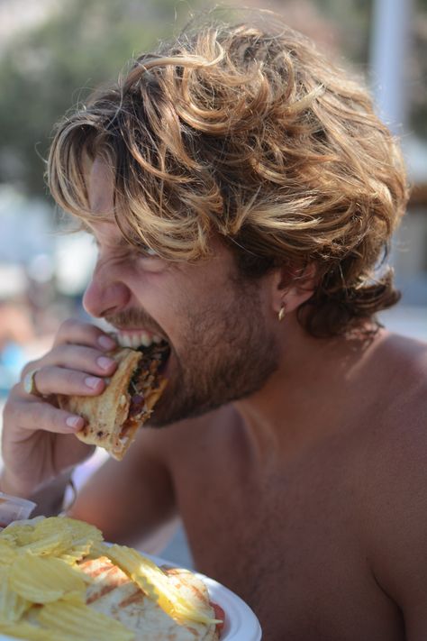 Surf Hair, Surfer Hair, Men Hair, Wardrobe Style, Sun Kissed, Hair Goals, Cortes De Pelo, Mens Hairstyles, Highlights