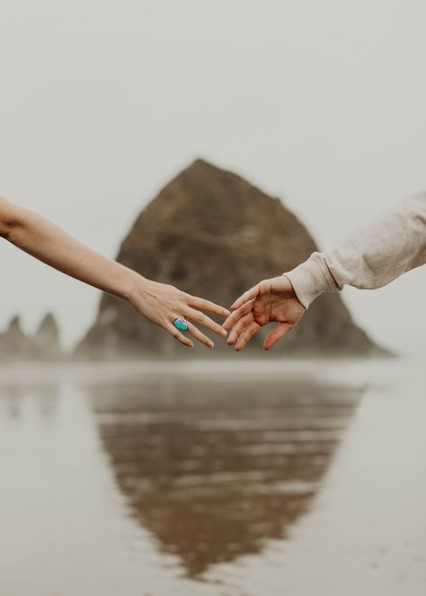 The cutest adventurous couples session on Cannon Beach. Look at that view of Haystack Rock! I love the Oregon Coast! Click this photo to see the full blog post. Photo by Erika Greene Photography Couples Beach Photography, Haystack Rock, Post Photo, Engagement Pictures Poses, Pre Wedding Poses, Engagement Poses, Couple Photoshoot Poses, Cannon Beach, Couples Session