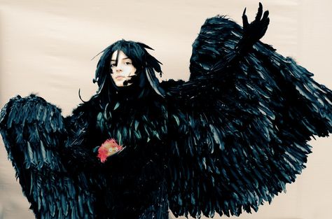 Howl Pendragon Bird, Howl Costume, Wings Cosplay, Howl Pendragon, My Demon, Howls Moving Castle, Miyazaki, Black Bird, Studio Ghibli