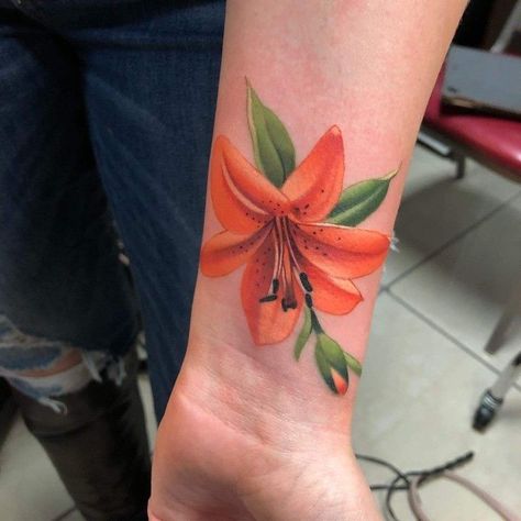 Orange Lily Flower Tattoo, Lily Flower Tattoos Color, Orange Tiger Lily Tattoo, Orange Colored Tattoo, Orange Day Lily Tattoo, Tiger Lily Tattoos For Women, Womens Color Tattoos, Tiger Lily Tattoo Color, Colorful Lily Tattoo