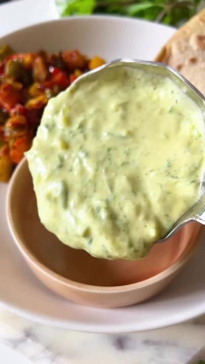 Easy Raita Recipe, Indian Chutney Recipes, Spicy Snacks Recipes, Red Chilli Powder, Tastemade Recipes, Indian Cooking Recipes, Vegetarian Snacks Recipes, Tasty Recipes Videos, Healthy Meals To Cook