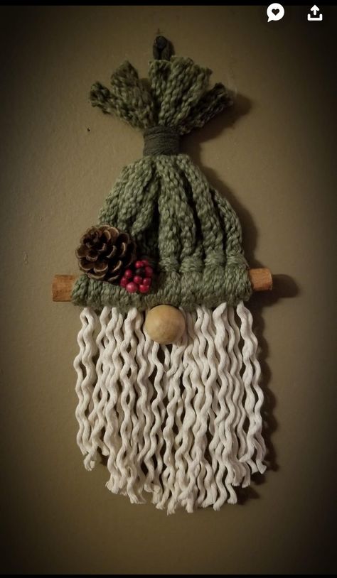 Takken Decor, Handmade Christmas Crafts, Gnomes Crafts, Macrame Patterns Tutorials, Holiday Crafts Christmas, Macrame Ideas, Fabric Christmas Ornaments, Christmas Ornament Crafts, Macrame Projects