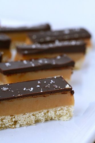 Chocolate Shortbread Bars, Christmas Cookie Exchange Recipes, Cookie Exchange Recipes, Caramel Shortbread, Chocolate Shortbread, Sandwich Bar, Shortbread Bars, Christmas Cookie Exchange, Salted Caramel Chocolate