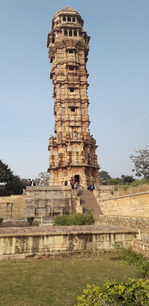 Vijay stambh in chittorgarh fort Rana Sanga, Chittorgarh Fort, Hacker Girl, Flag Images, Indian Flag Images, Wallpaper Photo Gallery, Wallpaper Flowers, Android Wallpaper Flowers, Wallpaper Photo