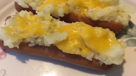 Hot Dog Boats, Boiled Hot Dogs, Pork Picnic, Simple Dinner Recipes, Best Baked Potato, Hot Dogs Recipes, Hot Dog Toppings, Easy Slow Cooker Chicken, With Mashed Potatoes