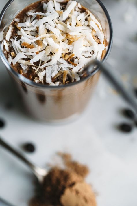 A Toasted Coconut Espresso Smoothie made with good-for-you ingredients and plenty of coconut flavor! Coconut Coffee Smoothie, Coconut Espresso, Espresso Smoothie, Coconut Oil Coffee Benefits, Coconut Shake, Coconut Oil Coffee Recipe, Shaken Espresso, Coconut Oil Coffee, Healthy Bodies