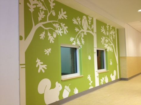 1 of 2 wall mural at the FDA Child Care Center in Silver Spring by Maryland Signs and Graphics. Daycare Center Ideas, Home Daycare Ideas, Child Care Center, Kindergarten Interior, Daycare Decor, Daycare Design, Backyard Kids Play Area, Kids Room Murals, Cool Kids Rooms