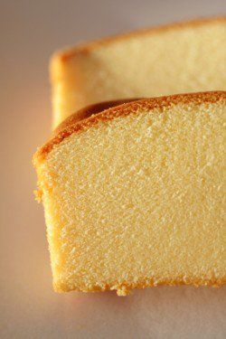 This pound cake can be the base for strawberry shortcake, or it can go well with a cup of coffee. Sara Lee Pound Cake, Best Pound Cake Recipe, Kek Lapis, Sara Lee, Copykat Recipes, Loaf Cake, Pound Cake Recipes, Chiffon Cake, Köstliche Desserts