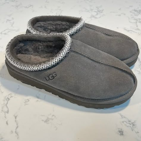 Ugg’s Tasman Slipper *Charcoal Grey* Ugg Tasman Slippers Grey, Gray Ugg Slippers, Dark Grey Tasman Uggs Outfits, Tasman Uggs Grey, Grey Ugg Tasman Slippers Outfit, Grey Ugg Slippers Outfit, Gray Tasman Uggs, Grey Tasman Uggs Outfits, Grey Tasman Uggs