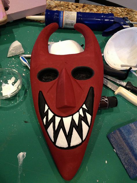 Mask Ideas Halloween, How To Make Halloween Mask, Masks Design Ideas, Halloween Costumes Cardboard, Halloween Masks Diy, Mascaras Aesthetic, Halloween Mask Diy, Halloween Mask Ideas, Mascara Halloween