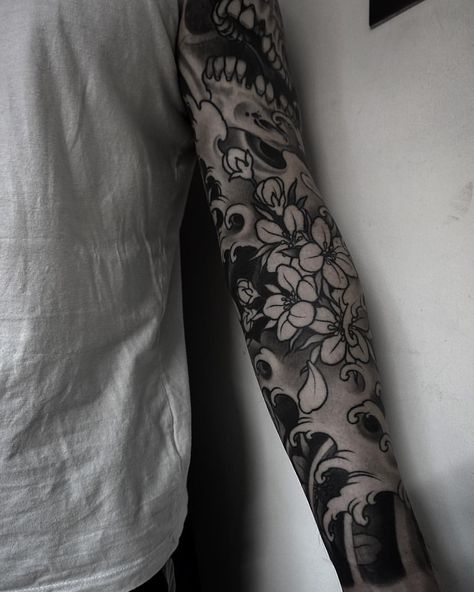 #japanesetattoo#tattoosleeve#blackandgreytattoo#watertattoo Black Sleeve Tattoo, Mangas Tattoo, Quarter Sleeve Tattoos, Kentish Town, Floral Tattoo Sleeve, Flower Tattoo Sleeve, Japanese Sleeve Tattoos, Full Sleeve Tattoos, Floral Tattoo Design