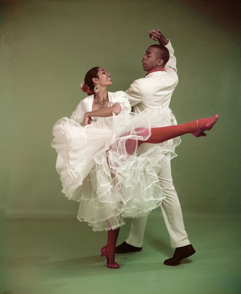 Geoffrey Holder, All About Dance, Black Glamour, Vintage Black Glamour, Black Ballet, Black Actors, Shall We Dance, Dance Movement, Black Hollywood