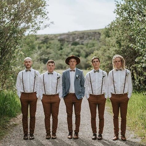 Groomsmen attire on point 👌🏻👌🏻 Captured perfectly by @thetothsphotofilm #groomsmen #weddingfashion Vintage Groomsmen Attire, Casual Groomsmen Attire, Vintage Groomsmen, Casual Groomsmen, Groomsmen Outfit, Wedding Groomsmen Attire, Costum Elegant, Groomsmen Looks, Groom Wedding Attire