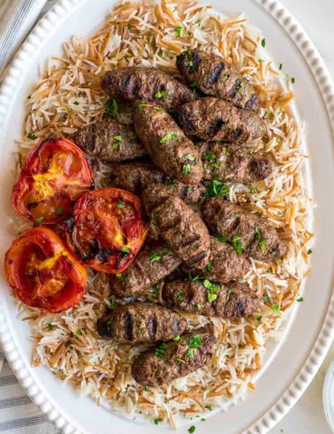 Cheap Middle Eastern Meals, Dinner Ideas Arabic Food, Beef Middle Eastern Recipe, Lebanese Meat Recipes, Middle Eastern Street Style, Authentic Arabic Recipes, Middle East Recipes Lebanon, Dinner Recipes Middle Eastern, Middle Eastern Lentil Recipes