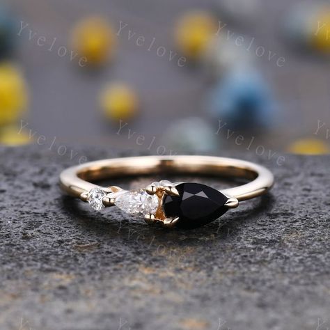 Gemstone Setting, Engagement Ring Pear, Black Onyx Engagement Ring, Onyx Engagement Ring, Pear Cut Engagement Rings, Alexandrite Stone, Unique Women, Earthy Outfits, Moissanite Wedding Band