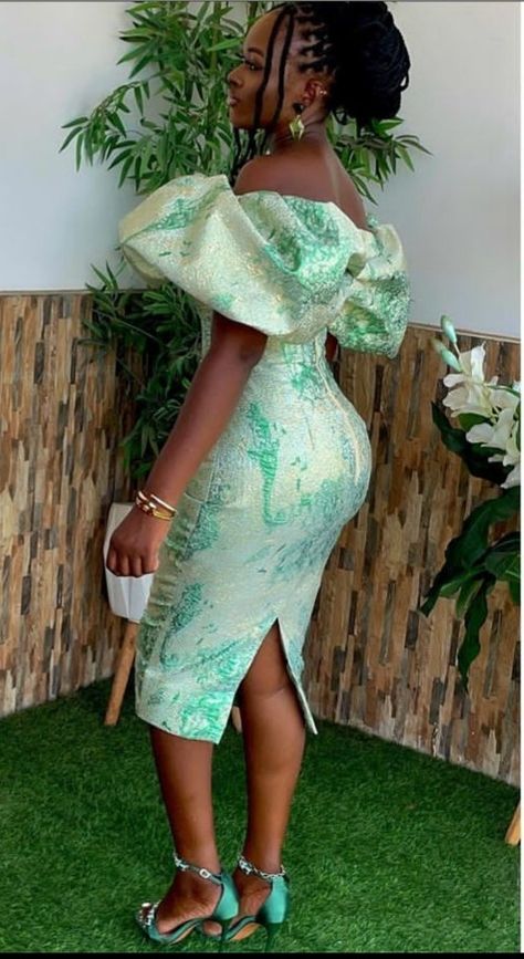 Style For Brocade Material, Short Brocade Dress Styles, Brocade Styles For Women 2023, Brocade Dress Modern African Fashion, African Dress Patterns, Cheap Prom Dresses Online, Chic Dress Classy, African Print Dress Ankara, African Dresses For Kids