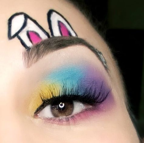 Easter Make Up Look, Easter Makeup Easy, Easter Themed Makeup, Easter Makeup Looks Eyeshadows, Easter Egg Makeup, Easy Easter Makeup Looks, Cute Easter Makeup Ideas, Easter Makeup Ideas Simple, Cute Easter Makeup