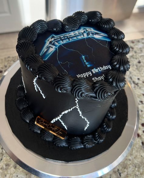 🖤⚡️ #metallica #heartcake #vintagecake #arizona #sugarcraftlove #blackcake #customcake #metallicacake Band Cake Ideas, Metallica Cake, Band Cake, Rock Cakes, Music Cake, Rock Cake, Crazy Cakes, Sugar Craft, Heart Cake