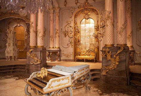 Beauty And The Beast 2017 Aesthetic, Beauty And The Beast Castle Interior, Beauty And The Beast Room, Beauty And The Beast Castle, Fav Princess, Beast Castle, Beauty And The Beast 2017, Beast's Castle, 2017 Wallpaper