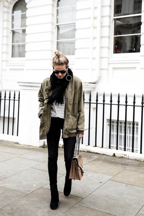 Italy Winter Outfits, Khaki Jacket Outfit, Spring Women Outfits, Shacket Outfit, Simple Spring Outfits, Fashion Me Now, Bota Over, Fashion Me, Blogger Street Style