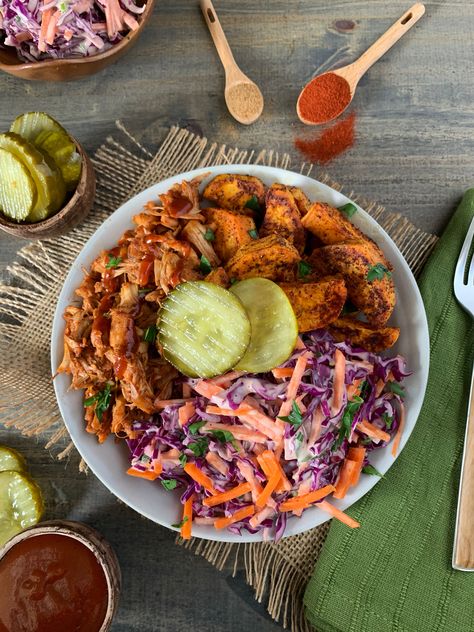 BBQ Jackfruit Bowl - The Lean Clean Eating Machine Jackfruit Bowl, Bbq Tofu Bowl, Jackfruit Burrito Bowl, Bbq Jackfruit Sliders, Bbq Jackfruit Bowl, Jackfruit Pulled Pork, Canned Jackfruit, Bbq Jackfruit, Jackfruit Recipes