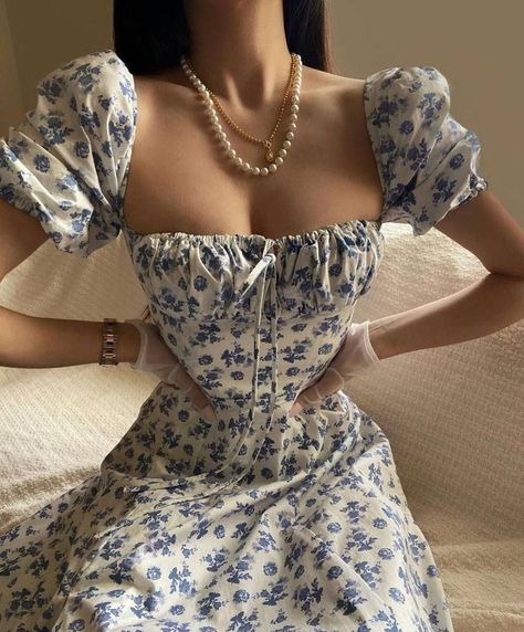 Cottagecore Dresses Aesthetic, Floral Dress Aesthetic, Cottagecore Aesthetic Outfits, Awkward Wedding Photos, Blue Dress Outfits, Cottagecore Outfit, Floral Dress Outfits, Crazy Ideas, Photos Of People