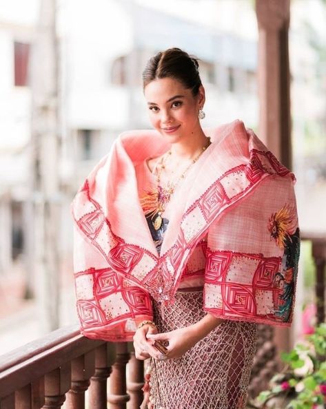 Miss Universe 2018, Catriona Gray, Gray Instagram, Miss Universe, Traditional Wear, Traditional Outfits, Instagram A, Kimono Top, Universe