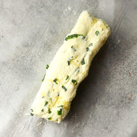 Garlic Butter with Chives Recipe - SueBee Homemaker Chive Butter, Chives Recipe, How To Store Garlic, Butter Roll, Garlic Chives, Compound Butter, Sauteed Vegetables, Herb Butter, Fresh Chives